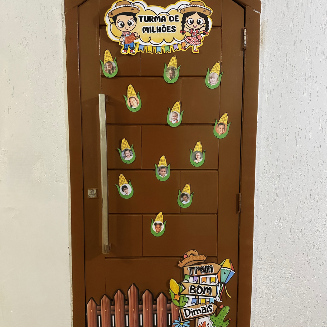 💥PAINEL PORTA DECORAÇÃO FESTA JUNINA TURMA DE MILHÕES -PRONTO PARA IMPRESSÃO